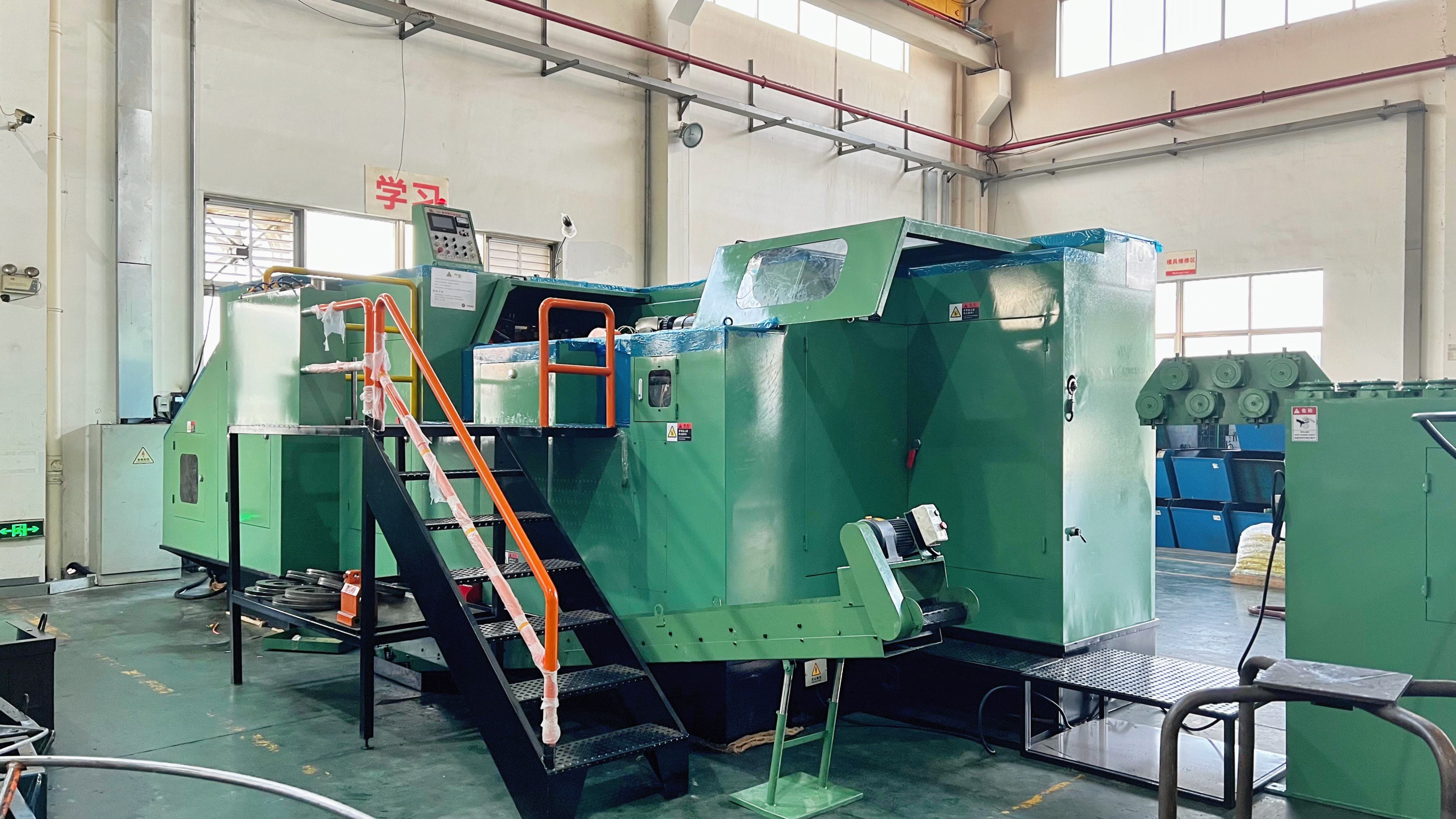 Įrankių tobulinimas ir meistriškumo tobulinimas: Jinsixi pristato 24B šaltojo galvutės mašiną, skirtą didelio dydžio tvirtinimo detalėms gaminti